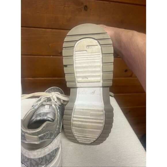 Michael Kors Muse metallic silver /Gray  Sz 7.5 - Picture 4 of 9
